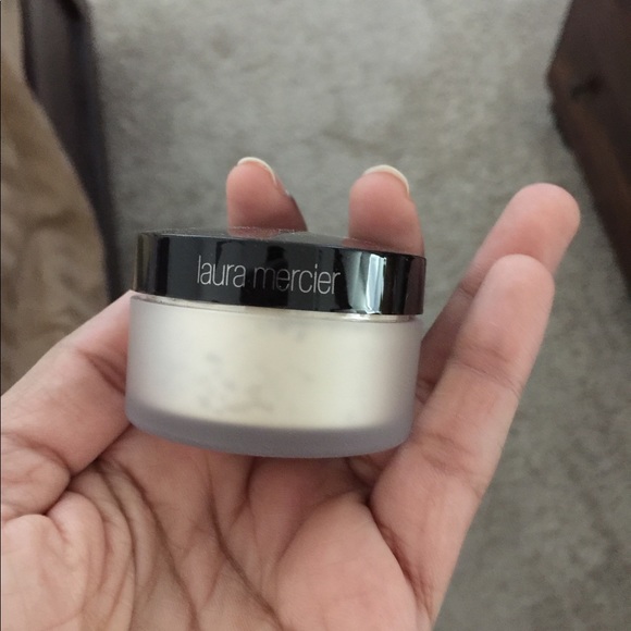 Laura mercier translucent powder - Picture 2 of 3